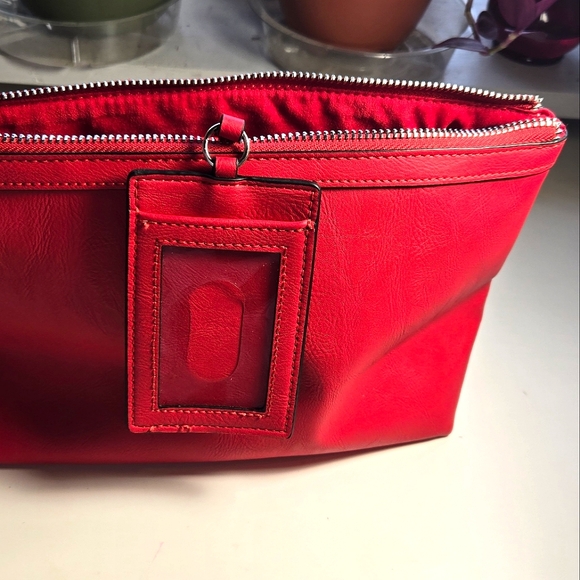 Steve Madden New York Red Cosmetic Travel Bag With ID Tag - Picture 6 of 9